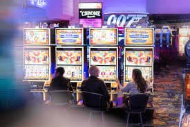 Filipino player making a GCash deposit on ezwin mobile casino platform